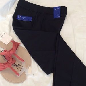 NWT - Torie Capris by Apt. 9